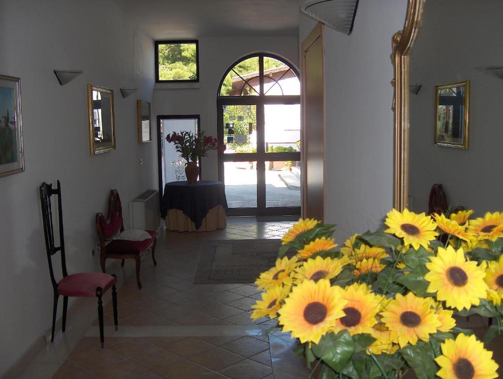 Hotel Piccolo Paradiso Di Роди-Гарганико Экстерьер фото