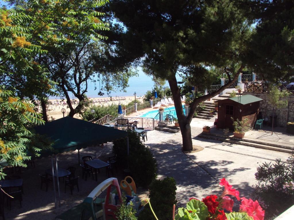 Hotel Piccolo Paradiso Di Роди-Гарганико Экстерьер фото