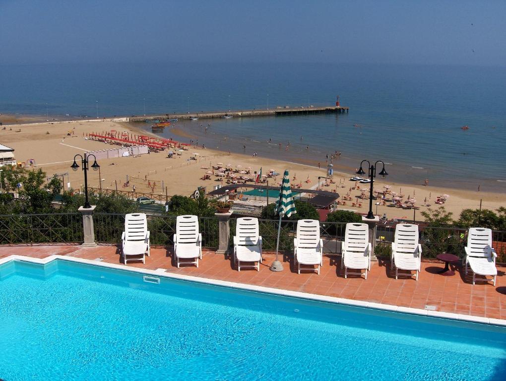 Hotel Piccolo Paradiso Di Роди-Гарганико Экстерьер фото